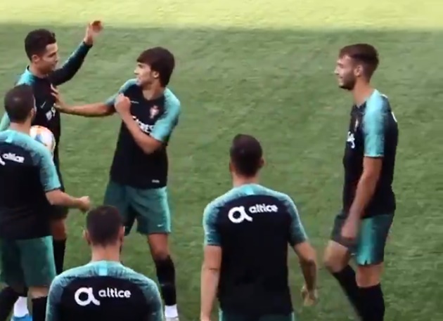 Cristiano Ronaldo rinses Joao Felix in Portugal training with stunning skill - Bóng Đá