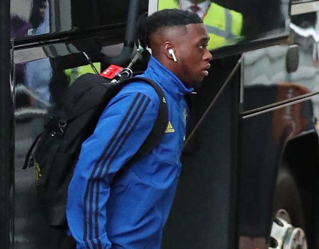 Pictures: Manchester United players arrive at hotel ahead of Leicester City match - Lingard bị trảm - Bóng Đá