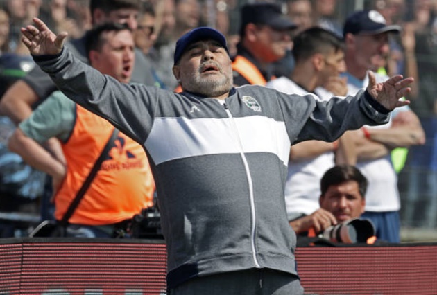 Maradona steals show with passionate celebration but Gimnasia lose his first game in charge - Bóng Đá