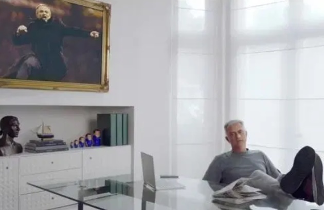 Jose Mourinho mocks his most controversial moments in hilarious Paddy Power ad including hiding in laundry baskets and books on voyeur Arsene Wenger dig - Bóng Đá
