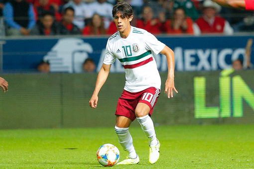 United 'interested' in Mexico forward - Juan Macias - Bóng Đá
