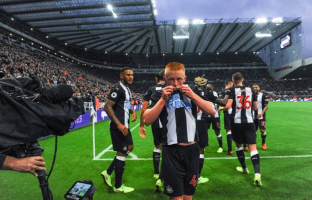 Newcastle hero Matty Longstaff admits debut winner vs Man Utd was ‘hit and hope’  - Bóng Đá