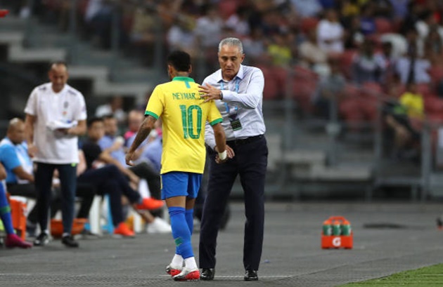Neymar left the ground after 12 minutes - Bóng Đá