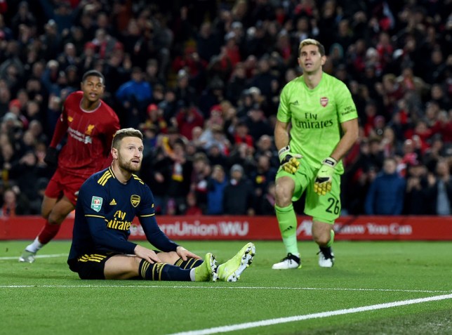 Jamie Carragher tells Arsenal to sell Shkodran Mustafi after Liverpool defeat - Bóng Đá