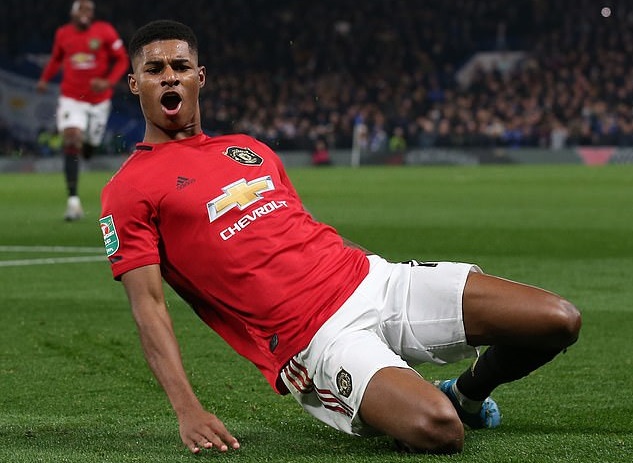 Manchester United striker Marcus Rashford 'could have injured his knee celebrating against Chelsea... and may MISS Bournemouth clash as a result' - Bóng Đá