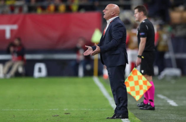 Malta coach ‘knocks himself out’ on dugout and does not remember second half of Spain loss - Bóng Đá