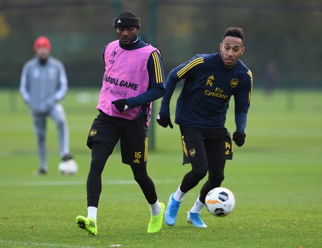 Emery gives new defender a run out in training as Arsenal manager tries to stop his dummies shipping goals - Bóng Đá