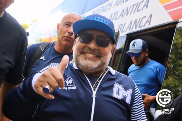 Ex-Spurs boss Pochettino visits Maradona before watching his Gimnasia side in action - Bóng Đá