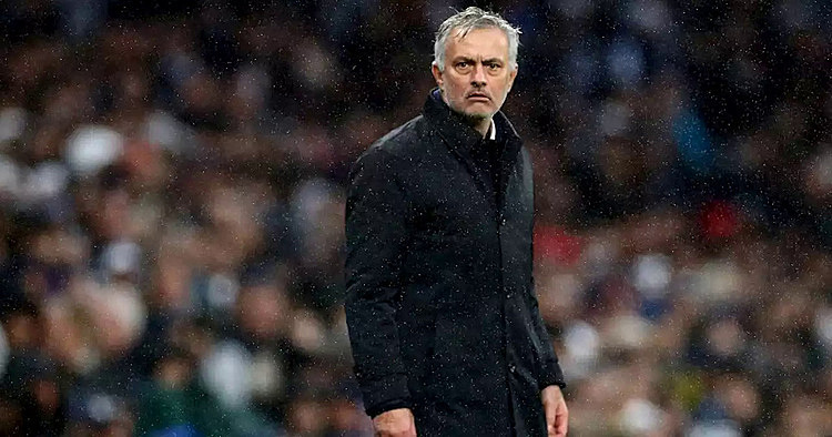 Jose Mourinho says Tottenham's attacking players must be 'very frustrated' with defending - Bóng Đá