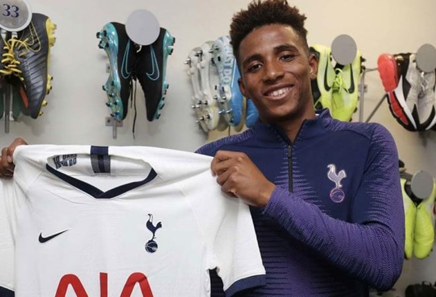 Ảnh Fernandes ký hợp đồng Tottenham - Bóng Đá