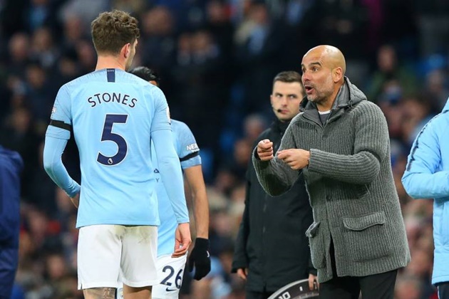  John Stones arrives at City training in new £265k Rolls Royce… but struggles to get in as security don’t recognise car - Bóng Đá