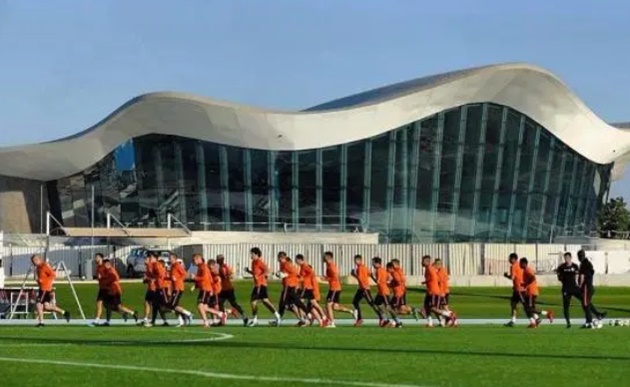 Man Utd, Chelsea and Arsenal stars train at same sprawling Dubai sports complex during Premier League winter break - Bóng Đá