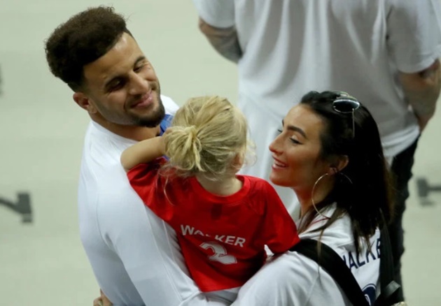 England ace Kyle Walker is revealed as the father of model Lauryn Goodman’s ‘miracle’ lovechild - Bóng Đá