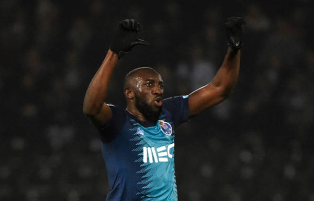 Porto star Moussa Marega tells Vitoria fans to ‘f*** yourself’ after he walks off the pitch following vile racist abuse - Bóng Đá