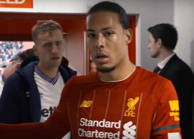 West Ham new-boy Tomas Soucek looks devastated after Virgil van Dijk snubs shirt swap  - Bóng Đá