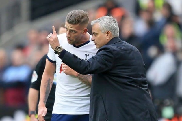 Alderweireld reveals how 'unbelievable man-manager' Mourinho talked him out of Spurs exit - Bóng Đá
