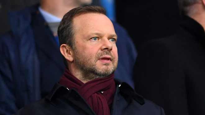Ảnh bài viết Ed Woodward bất ngờ xuất hiện, tổ chức họp kín với các cầu thủ Man Utd