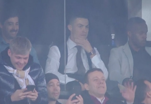 Cristiano Ronaldo arrives at Bernabeu to support Real Madrid in El Clasico vs Barcelona - Bóng Đá