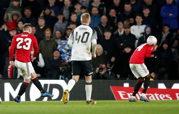 ‘Lingard should be embarrassed for trying to claim goal’ – Shaw adamant Man Utd strike is his - Bóng Đá