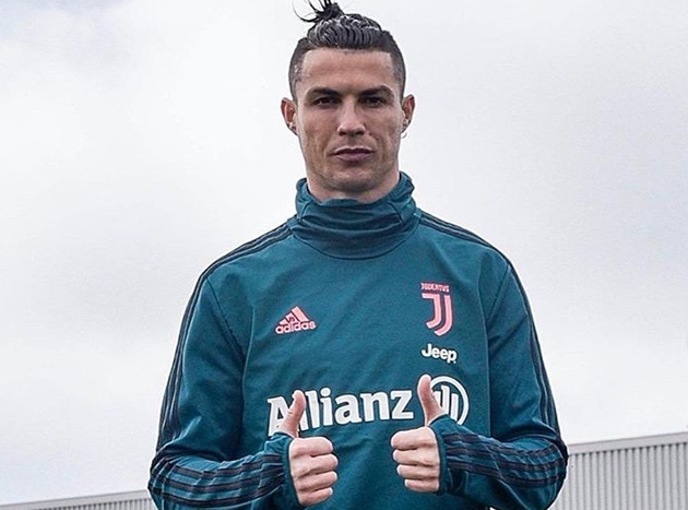 Cristiano Ronaldo is remaining in quarantine in his Madeira home after Juventus team-mate Daniele Rugani tested positive for coronavirus - Bóng Đá
