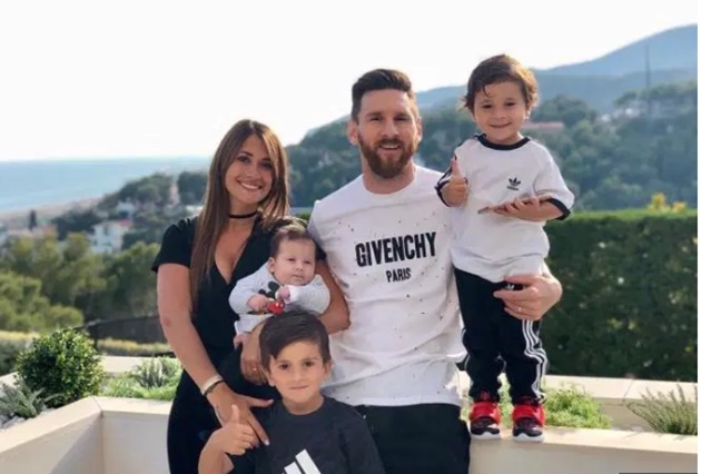 Lionel Messi self-quarantines in isolated Barcelona mansion with football pitch, gym and swimming pool to stay fit - Bóng Đá