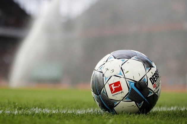 Bayern stars including Lewandowski and Gnabry return to training amid coronavirus fears but manage to stay 2mtrs apart - Bóng Đá