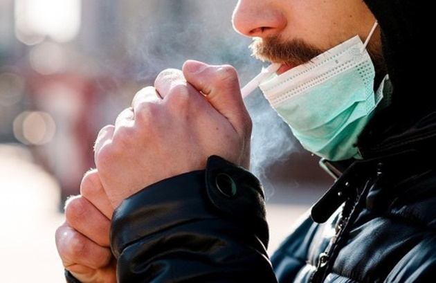 Smokers told to quit now as they are ’14 times more at risk from coronavirus’ - Bóng Đá