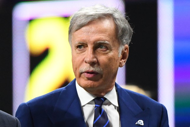 Stan Kroenke to give cash injection to Arsenal with players close to agreeing pay cut    - Bóng Đá