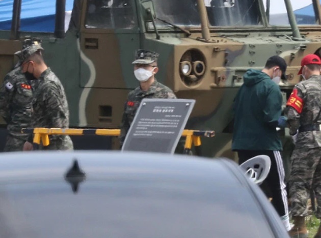 Tottenham star Son Heung-min arrives at marine boot camp for South Korea national service including live-fire drills - Bóng Đá