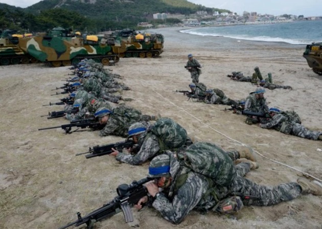 Tottenham star Son Heung-min arrives at marine boot camp for South Korea national service including live-fire drills - Bóng Đá