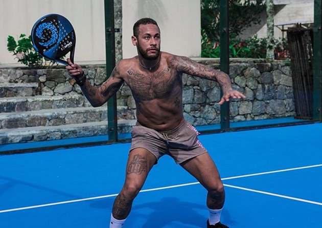  Neymar shows off his bulking ripped physique while in coronavirus lockdown as PSG warn of ‘colossal’ financial problems - Bóng Đá