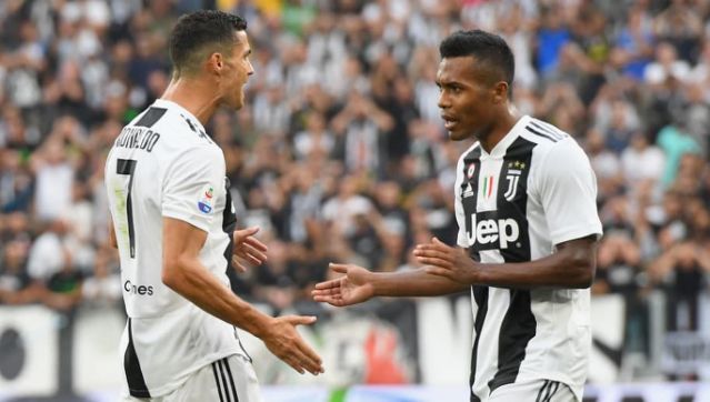 Juventus prepared to offer Chelsea Alex Sandro in Emerson Palmieri swap deal    - Bóng Đá