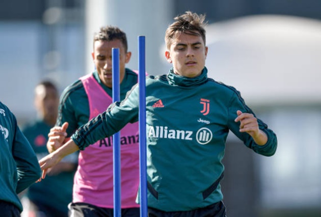Aaron Ramsey arrives for Juventus training as stars are tested for coronavirus in car park ahead of Serie A return - Bóng Đá