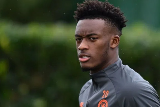 Chelsea star Callum Hudson-Odoi arrested after 4am row with glamour model while breaking lockdown as she calls ambulance - Bóng Đá