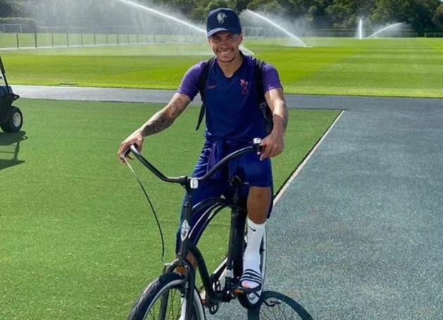 Dele Alli rides his bike to Spurs training as Son Heung-min and Co return for solo sessions after coronavirus lockdown - Bóng Đá