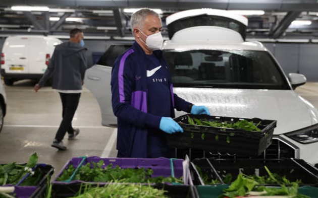 Dele Alli rides his bike to Spurs training as Son Heung-min and Co return for solo sessions after coronavirus lockdown - Bóng Đá