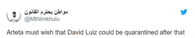 Fan Arsenal ném đá Luiz - Bóng Đá