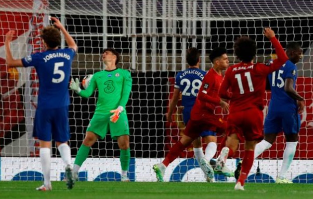 Frustrated Chelsea defenders scream at helpless Kepa as he leaves dangerous cross - Bóng Đá