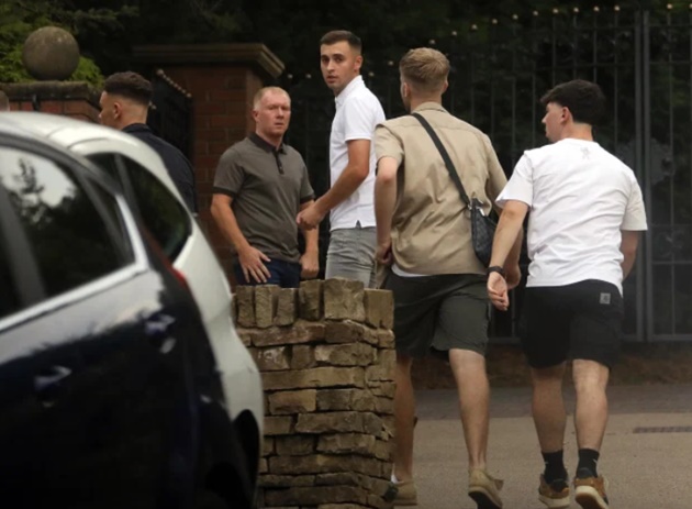 Man United legend Paul Scholes visited by cops after throwing illegal house party in Covid-crisis area - Bóng Đá