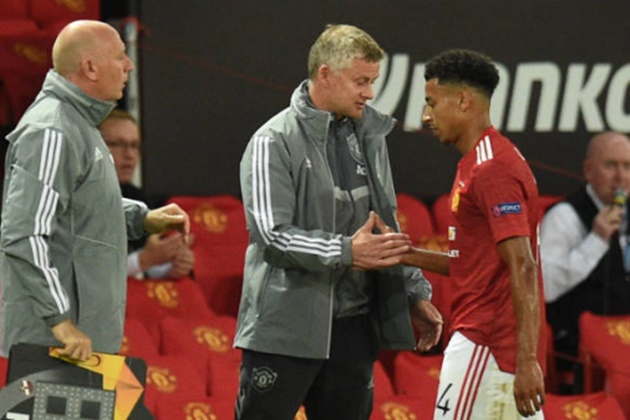 Ole Gunnar Solskjaer insists he was pleased with Jesse Lingard's grumpy reaction to being substituted - Bóng Đá