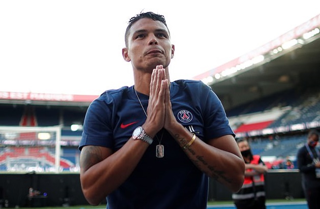 John Terry can't hide his delight as Thiago Silva bids an emotional farewell to PSG fans ahead of sealing his free transfer to Chelsea - Bóng Đá