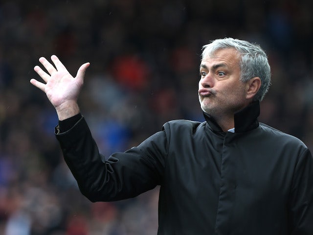Jose Mourinho aims dig at Ole Gunnar Solskjaer after Manchester United’s late penalty against Brighton  - Bóng Đá