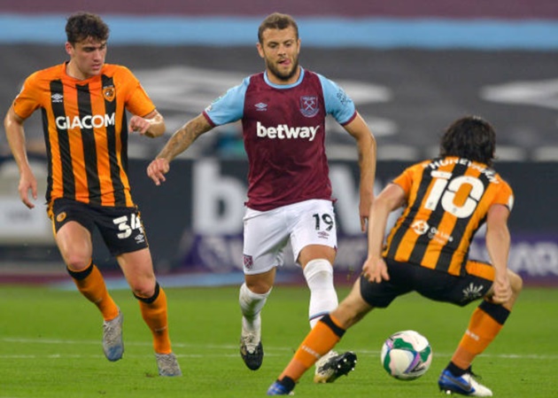 Jack Wilshere trains in local park to keep fit as injury-plagued ex-Arsenal searches for new club after West Ham axing - Bóng Đá