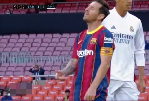 Fati không chuyền, Messi cằn nhằn - Bóng Đá