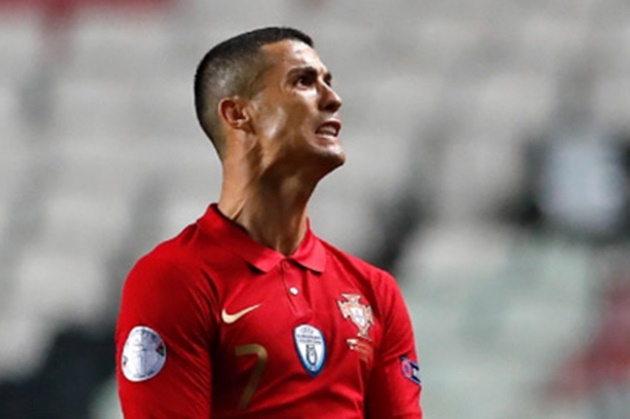 Portugal not thinking about Cristiano Ronaldo goals record - coach - Bóng Đá
