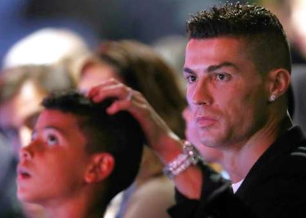 Ronaldo won't pressure his son to become a footballer but 'would like it' to happen - Bóng Đá