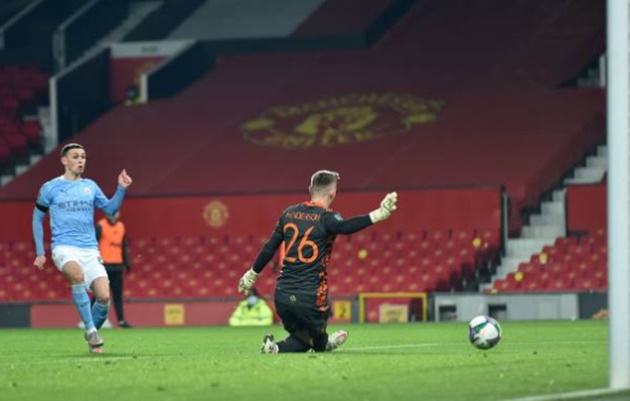 TRỰC TIẾP Man Utd 0-0 Man City (H1): 3 bàn thắng hụt - Bóng Đá
