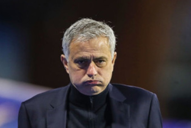 Jose Mourinho conducting mole hunt to find Spurs players who criticised his methods - Bóng Đá