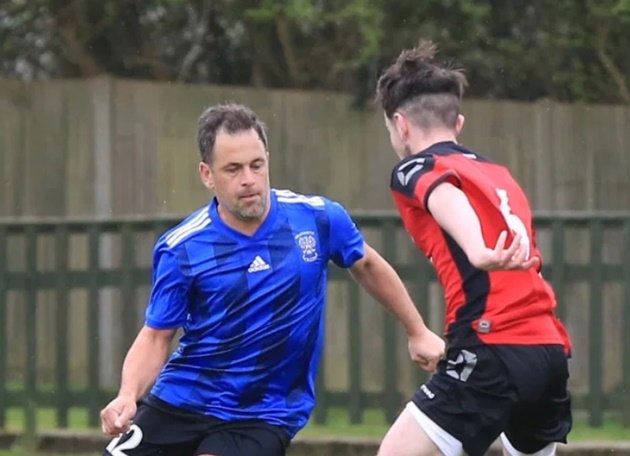 Ex-Chelsea star Joe Cole plays for non-league side Belstone FC leaving fans stunned… but forgets his boots - Bóng Đá