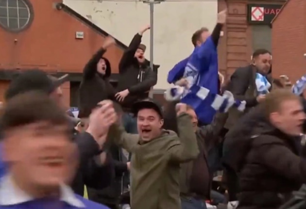 Leicester fans celebrate in pub as VAR comes to rescue and disallows Ben Chilwell’s dramatic late equaliser - Bóng Đá